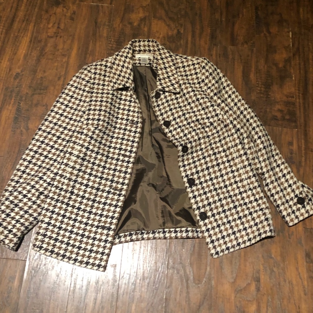 Brown on brown houndstooth button up Jacket